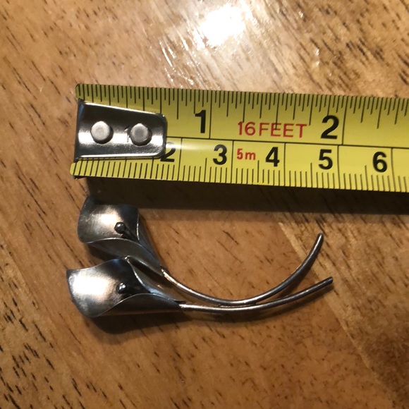 Vintage Sterling signed lily brooch - Picture 3 of 3